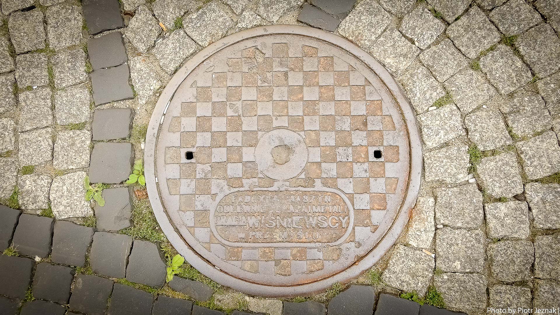Manhole cover - Fabryka maszyn, odlewnie zelaza i metali braci Wisniewskich w Przemyslu