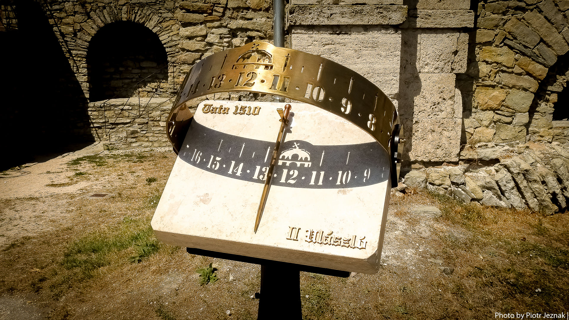 The sundial of Tata Castle